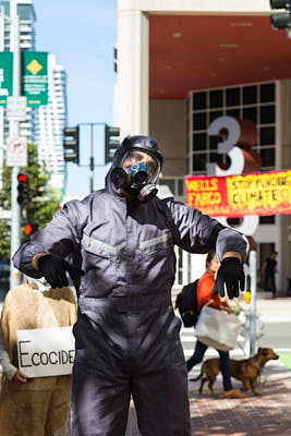 Dropping The Banner On Wells Fargo's Fossil Foolishness:May 18, 2022